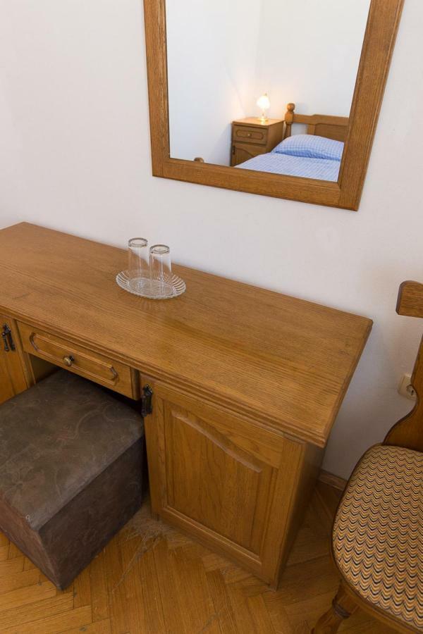 Rooms Miramare Krk Town Bagian luar foto